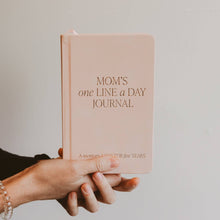 Load image into Gallery viewer, Mom&#39;s One Line A Day Leather Journal