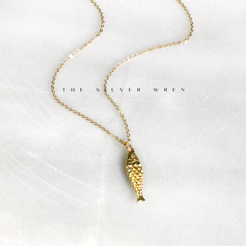 Gold Fish Pendant Necklace: Alma / 16 inch