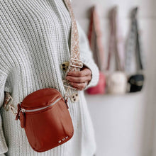 Load image into Gallery viewer, Ellie Crossbody Bag Metallics *AS SEEN IN ANTHROPOLOGIE*